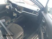 ✅ 2022 Kia Niro EX Premium • VIN: KNDCE3LC5N5493822 • Лот: 42662763. Опубликован ранее на IAAI с пробегом 103 061 миль. Бесплатный доступ к архиву аукционных продаж из США и подробный отчёт об истории автомобиля на DreamBid. Изображение 5.