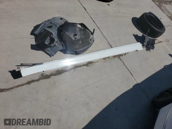 ✅ 2018 BMW 7 Series 740i xDrive • VIN: WBA7E4C52JGV24125 • Lot: 48164214. Listed on Copart with 77,695 mi. Free auction sales archive from the USA and detailed vehicle history report at DreamBid. Image 12.