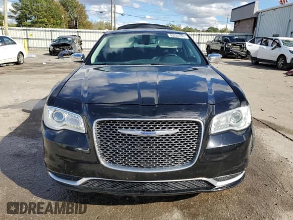 ✅ 2018 Chrysler 300 Touring • VIN: 2C3CCAAG4JH341926 • Lot: 90263395. Listed on Copart with 138,525 mi. Free auction sales archive from the USA and detailed vehicle history report at DreamBid. Image 5.