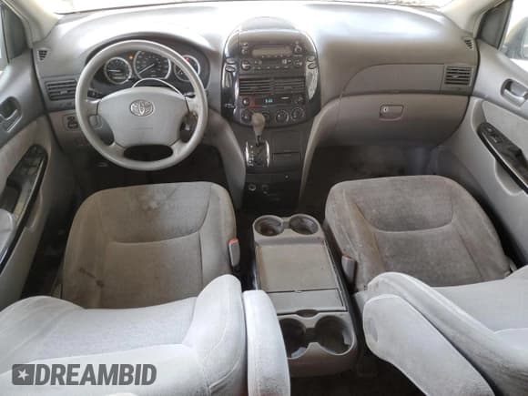 ✅ 2005 Toyota Sienna LE • VIN: 5TDZA23C65S316996 • Лот: 60570505. Опубликован ранее на Copart с пробегом 241 280 миль. Бесплатный доступ к архиву аукционных продаж из США и подробный отчёт об истории автомобиля на DreamBid. Изображение 8.