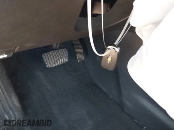 ✅ 2020 Chevrolet Equinox LS • VIN: 3GNAXHEV6LS673513 • Lot: 43460259. Wystawiony na IAAI z przebiegiem 139 292 mil. Bezpłatny archiwum sprzedaży aukcyjnych z USA i szczegółowy raport historii pojazdu na DreamBid. Zdjęcie 11.