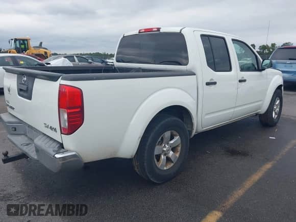 2013 Nissan Frontier SV z VIN 1N6AD0EV3DN719388, wystawiony jako IAAI lot #43338540 z przebiegiem 285 855 mil mil oraz . Historia ofert i sprzedaży dostępna na DreamBid. Obrazek 4.