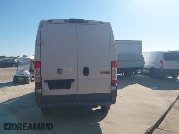 ✅ 2014 Ram ProMaster Cargo • VIN: 3C6TRVDGXEE104492 • Lot: 43388054. Wystawiony na IAAI z przebiegiem 220 282 mil. Bezpłatny archiwum sprzedaży aukcyjnych z USA i szczegółowy raport historii pojazdu na DreamBid. Zdjęcie 17.