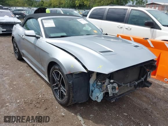 ✅ 2020 Ford Mustang EcoBoost Premium • VIN: 1FATP8UH3L5113591 • Lot: 43277727. Wystawiony na IAAI z przebiegiem 203 564 mil. Bezpłatny archiwum sprzedaży aukcyjnych z USA i szczegółowy raport historii pojazdu na DreamBid. Zdjęcie 17.