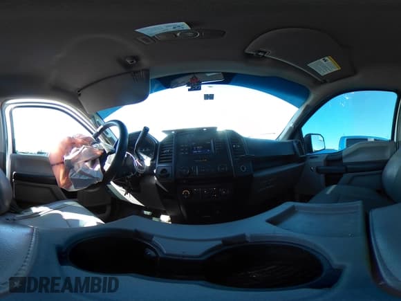 ✅ 2017 Ford F-150 XL • VIN: 1FTMF1C86HKE49156 • Лот: 43402082. Опубликован ранее на IAAI с пробегом 233 463 миль. Бесплатный доступ к архиву аукционных продаж из США и подробный отчёт об истории автомобиля на DreamBid. Изображение 18.