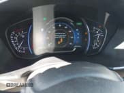 ✅ 2019 Hyundai Santa Fe SEL • VIN: 5NMS33AD7KH020056 • Lot: 43397434. Wystawiony na IAAI z przebiegiem 97 779 mil. Bezpłatny archiwum sprzedaży aukcyjnych z USA i szczegółowy raport historii pojazdu na DreamBid. Zdjęcie 7.