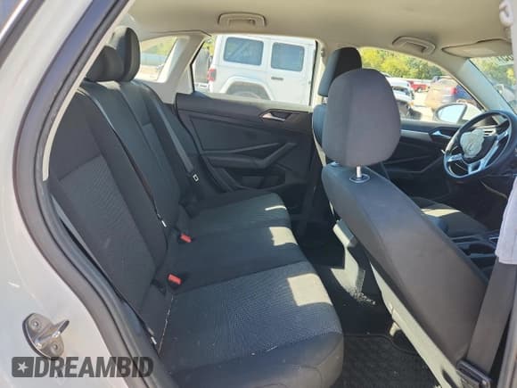 ✅ 2021 Volkswagen Jetta S • VIN: 3VWC57BU3MM058689 • Lot: 90622385. Wystawiony na Copart z przebiegiem 53 254 mil. Bezpłatny archiwum sprzedaży aukcyjnych z USA i szczegółowy raport historii pojazdu na DreamBid. Zdjęcie 10.