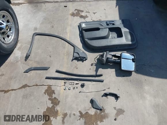 ✅ 2015 Chevrolet Silverado 3500HD • VIN: 1GC2CYEG0FZ534639 • Lot: 42080526. Listed on IAAI with 245,795 mi. Free auction sales archive from the USA and detailed vehicle history report at DreamBid. Image 12.