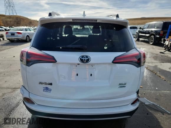 ✅ 2017 Toyota RAV4 XLE • VIN: JTMRFREV7HJ108815 • Lot: 89564845. Listed on Copart with Not provided. Free auction sales archive from the USA and detailed vehicle history report at DreamBid. Image 6.