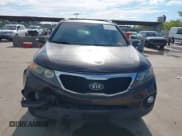 ✅ 2011 Kia Sorento EX • VIN: 5XYKU3A15BG128303 • Lot: 43297002. Wystawiony na IAAI z przebiegiem Nie podano. Bezpłatny archiwum sprzedaży aukcyjnych z USA i szczegółowy raport historii pojazdu na DreamBid. Zdjęcie 12.