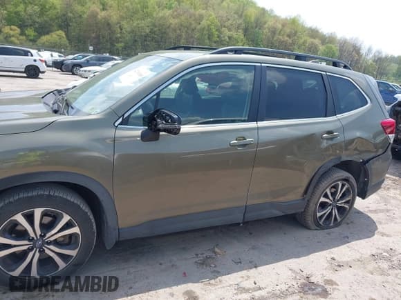 ✅ 2022 Subaru Forester Limited • VIN: JF2SKAPC5NH440315 • Lot: 42136308. Listed on IAAI with 33,539 mi. Free auction sales archive from the USA and detailed vehicle history report at DreamBid. Image 14.