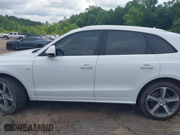 ✅ 2017 Audi Q5 Premium Plus • VIN: WA1D7AFP0HA006632 • Lot: 42347725. Listed on IAAI with 77,555 mi. Free auction sales archive from the USA and detailed vehicle history report at DreamBid. Image 14.