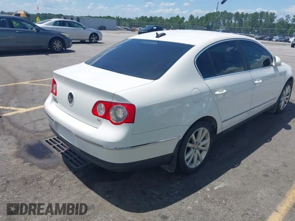 ✅ 2006 Volkswagen Passat 3.6L V6 • VIN: WVWEU73C96P161648 • Lot: 42754470. Listed on IAAI with 228,948 mi. Free auction sales archive from the USA and detailed vehicle history report at DreamBid. Image 4.