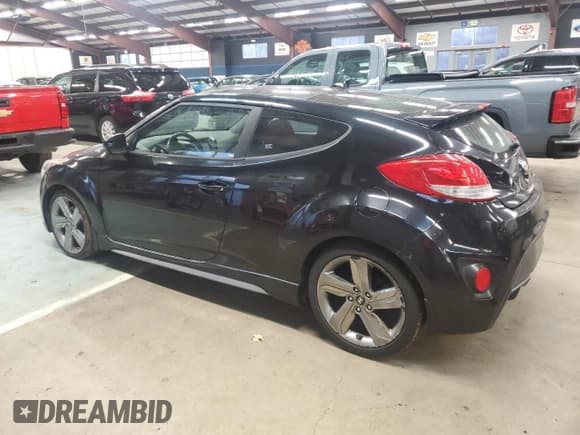 ✅ 2015 Hyundai Veloster Turbo • VIN: KMHTC6AE7FU233310 • Lot: 84447964. Wystawiony na Copart z przebiegiem 140 261 mil. Bezpłatny archiwum sprzedaży aukcyjnych z USA i szczegółowy raport historii pojazdu na DreamBid. Zdjęcie 2.