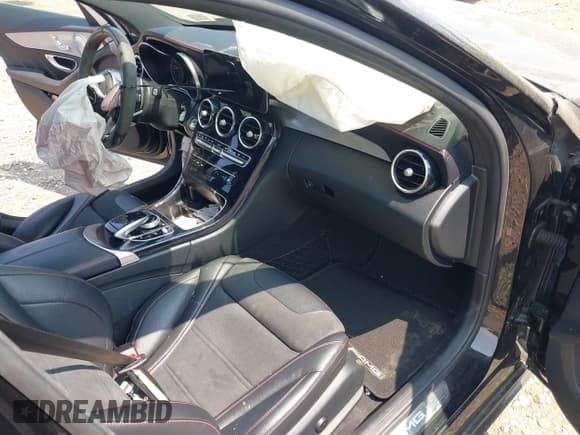 ✅ 2020 Mercedes-Benz C 43 AMG • VIN: 55SWF6EB6LU329473 • Lot: 40080118. Wystawiony na IAAI z przebiegiem 26 041 mil. Bezpłatny archiwum sprzedaży aukcyjnych z USA i szczegółowy raport historii pojazdu na DreamBid. Zdjęcie 5.