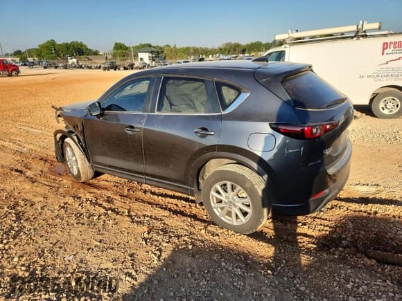 ✅ 2024 Mazda CX-5 S Select • VIN: JM3KFBBL5R0418066 • Lot: 84993675. Listed on Copart with 28,031 mi. Free auction sales archive from the USA and detailed vehicle history report at DreamBid. Image 2.