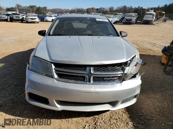✅ 2012 Dodge Avenger SE • VIN: 1C3CDZAB7CN132769 • Lot: 83793844. Wystawiony na Copart z przebiegiem 261 673 mil. Bezpłatny archiwum sprzedaży aukcyjnych z USA i szczegółowy raport historii pojazdu na DreamBid. Zdjęcie 5.