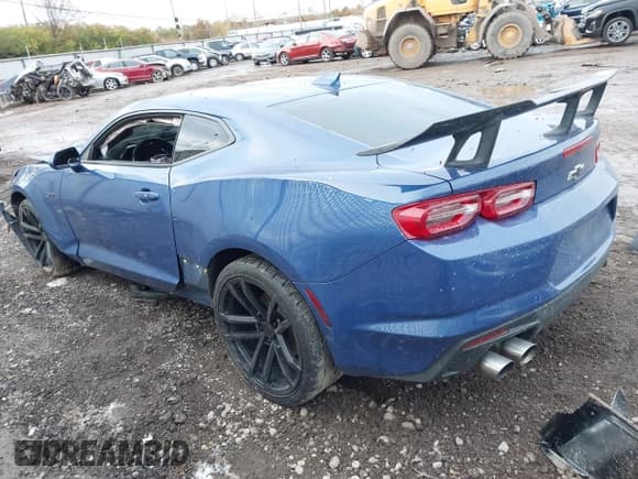✅ 2021 Chevrolet Camaro LT1 • VIN: 1G1FF1R79M0101759 • Lot: 43662703. Listed on IAAI with 83,220 mi. Free auction sales archive from the USA and detailed vehicle history report at DreamBid. Image 3.