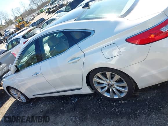 2016 Hyundai Azera Limited with VIN KMHFH4JG0GA508622, listed as a IAAI auction lot 41598287 with 69,013 mi miles and . Bid and sale history available at DreamBid. Image 14.