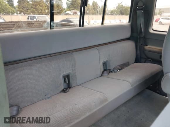 ✅ 1995 Ford F-250 • VIN: 1FTHX26G1SKA89485 • Лот: 42668384. Опубликован ранее на IAAI с пробегом 155 837 миль. Бесплатный доступ к архиву аукционных продаж из США и подробный отчёт об истории автомобиля на DreamBid. Изображение 8.