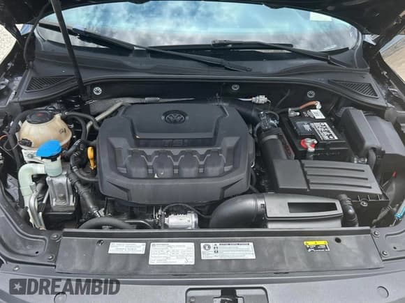 ✅ 2018 Volkswagen Passat SEL Premium • VIN: 1VWCA7A30JC015249 • Лот: 59337915. Опубликован ранее на Copart с пробегом 115 645 миль. Бесплатный доступ к архиву аукционных продаж из США и подробный отчёт об истории автомобиля на DreamBid. Изображение 7.