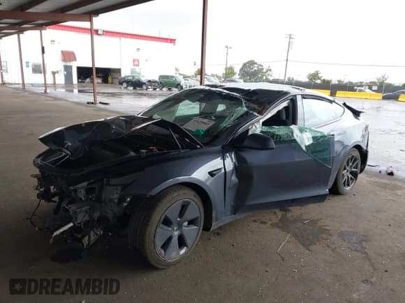 ✅ 2023 Tesla Model 3 • VIN: 5YJ3E1EA5PF693455 • Lot: 43429845. Wystawiony na IAAI z przebiegiem 17 978 mil. Bezpłatny archiwum sprzedaży aukcyjnych z USA i szczegółowy raport historii pojazdu na DreamBid. Zdjęcie 18.