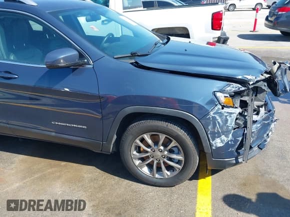 ✅ 2019 Jeep Cherokee Latitude Plus • VIN: 1C4PJLLX9KD469704 • Lot: 42257879. Listed on IAAI with 90,917 mi. Free auction sales archive from the USA and detailed vehicle history report at DreamBid. Image 19.