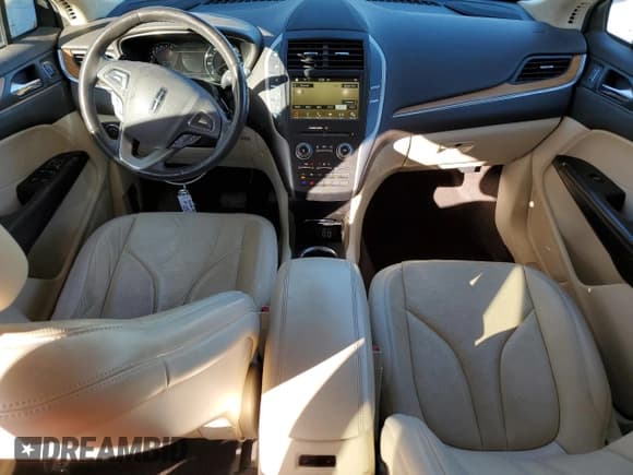 ✅ 2016 Lincoln MKC Reserve • VIN: 5LMTJ3DH2GUJ23385 • Lot: 92206785. Wystawiony na Copart z przebiegiem 70 510 mil. Bezpłatny archiwum sprzedaży aukcyjnych z USA i szczegółowy raport historii pojazdu na DreamBid. Zdjęcie 8.