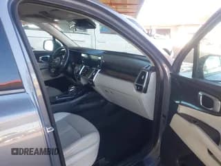 ✅ 2022 Kia Sorento S • VIN: 5XYRL4LC8NG085117 • Лот: 43477002. Опубликован ранее на IAAI с пробегом 61 293 миль. Бесплатный доступ к архиву аукционных продаж из США и подробный отчёт об истории автомобиля на DreamBid. Изображение 5.