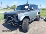 ✅ 2024 Ford Bronco Outer Banks • VIN: 1FMDE8BH5RLB49306 • Lot: 43096340. Wystawiony na IAAI z przebiegiem 2 301 mil. Bezpłatny archiwum sprzedaży aukcyjnych z USA i szczegółowy raport historii pojazdu na DreamBid. Zdjęcie 6.
