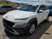 ✅ 2022 Hyundai Kona SE • VIN: KM8K2CAB5NU790587 • Лот: 61561874. Опубликован ранее на Copart с пробегом 25 388 миль. Бесплатный доступ к архиву аукционных продаж из США и подробный отчёт об истории автомобиля на DreamBid. Изображение 1.