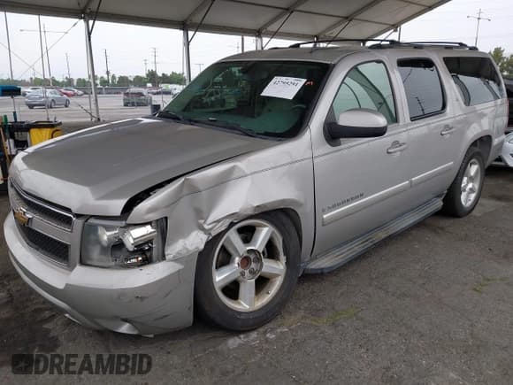 ✅ 2007 Chevrolet Suburban LT • VIN: 1GNFC16027J221478 • Lot: 42795291. Listed on IAAI with 160,596 mi. Free auction sales archive from the USA and detailed vehicle history report at DreamBid. Image 17.