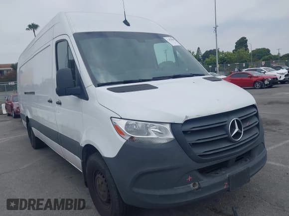 ✅ 2022 Mercedes-Benz Sprinter Cargo • VIN: W1Y4EDHY7NT091581 • Lot: 42478500. Listed on IAAI with 67,897 mi. Free auction sales archive from the USA and detailed vehicle history report at DreamBid. Image 1.
