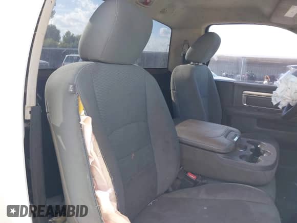 2013 Ram 1500 Express z VIN 3C6JR6ATXDG508202, wystawiony jako IAAI lot #43296958 z przebiegiem 145 380 mil mil oraz . Historia ofert i sprzedaży dostępna na DreamBid. Obrazek 8.