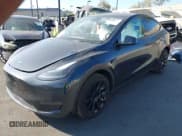 ✅ 2024 Tesla Model Y • VIN: 7SAYGDED0RF102126 • Lot: 43623474. Wystawiony na IAAI z przebiegiem 21 471 mil. Bezpłatny archiwum sprzedaży aukcyjnych z USA i szczegółowy raport historii pojazdu na DreamBid. Zdjęcie 2.