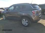 ✅ 2022 Jeep Compass Latitude • VIN: 3C4NJDBB6NT143294 • Lot: 91241175. Wystawiony na Copart z przebiegiem 33 301 mil. Bezpłatny archiwum sprzedaży aukcyjnych z USA i szczegółowy raport historii pojazdu na DreamBid. Zdjęcie 2.