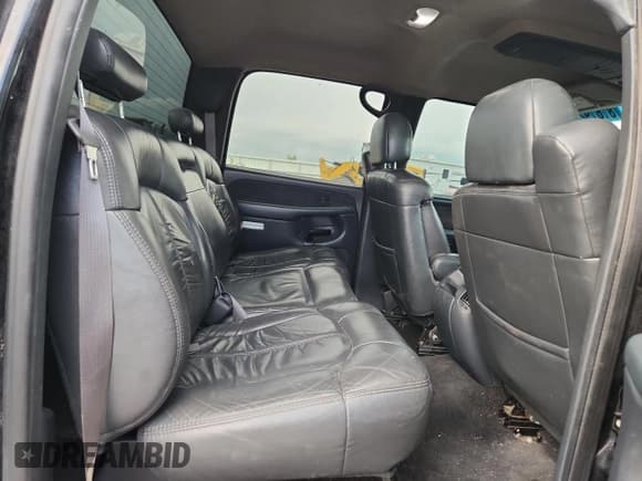 ✅ 2001 Chevrolet Silverado 2500HD • VIN: 1GCHK23121F208814 • Lot: 81619255. Wystawiony na Copart z przebiegiem 198 589 mil. Bezpłatny archiwum sprzedaży aukcyjnych z USA i szczegółowy raport historii pojazdu na DreamBid. Zdjęcie 10.