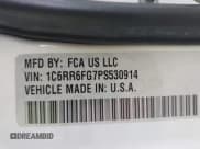 ✅ 2023 Ram 1500 Tradesman • VIN: 1C6RR6FG7PS530914 • Lot: 43149575. Wystawiony na IAAI z przebiegiem 35 540 mil. Bezpłatny archiwum sprzedaży aukcyjnych z USA i szczegółowy raport historii pojazdu na DreamBid. Zdjęcie 9.