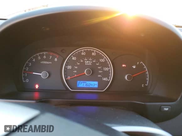 2010 Hyundai Elantra GLS z VIN KMHDU4AD1AU879464, wystawiony jako Copart lot #67959314 z przebiegiem 116 043 mil mil oraz Szkoda całkowita • Salvage title. Historia ofert i sprzedaży dostępna na DreamBid. Obrazek 9.