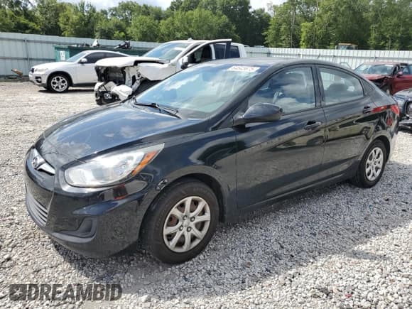 ✅ 2013 Hyundai Accent GLS • VIN: KMHCT4AE5DU312072 • Лот: 64645675. Опубликован ранее на Copart с пробегом 173 869 миль. Бесплатный доступ к архиву аукционных продаж из США и подробный отчёт об истории автомобиля на DreamBid. Изображение 1.