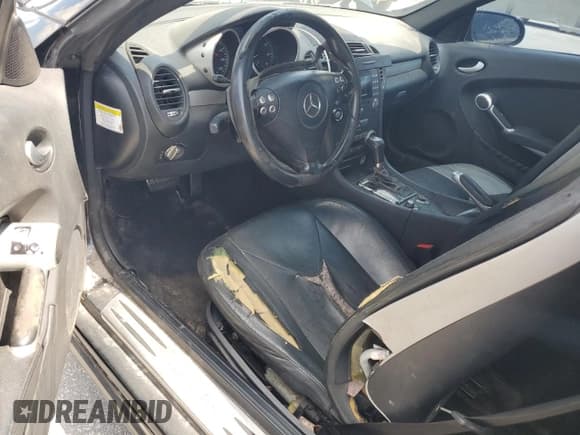 ✅ 2006 Mercedes-Benz SLK 350 • VIN: WDBWK56F86F123109 • Лот: 69458275. Опубликован ранее на Copart с пробегом 178 809 миль. Бесплатный доступ к архиву аукционных продаж из США и подробный отчёт об истории автомобиля на DreamBid. Изображение 8.