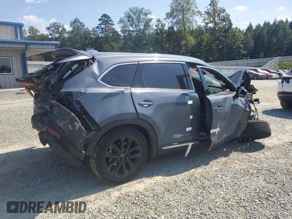 ✅ 2023 Mazda CX-9 Carbon Edition • VIN: JM3TCBDY2P0655486 • Lot: 81757045. Wystawiony na Copart z przebiegiem Nie podano. Bezpłatny archiwum sprzedaży aukcyjnych z USA i szczegółowy raport historii pojazdu na DreamBid. Zdjęcie 3.