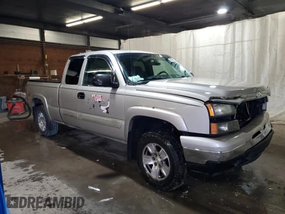 ✅ 2006 Chevrolet Silverado 1500 LT1 • VIN: 1GCEK19B96Z121821 • Lot: 87201115. Wystawiony na Copart z przebiegiem 135 953 mil. Bezpłatny archiwum sprzedaży aukcyjnych z USA i szczegółowy raport historii pojazdu na DreamBid. Zdjęcie 4.