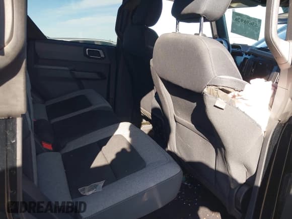 ✅ 2022 Ford Bronco • VIN: 1FMDE5BH4NLB12868 • Lot: 43698926. Wystawiony na IAAI z przebiegiem 31 685 mil. Bezpłatny archiwum sprzedaży aukcyjnych z USA i szczegółowy raport historii pojazdu na DreamBid. Zdjęcie 8.