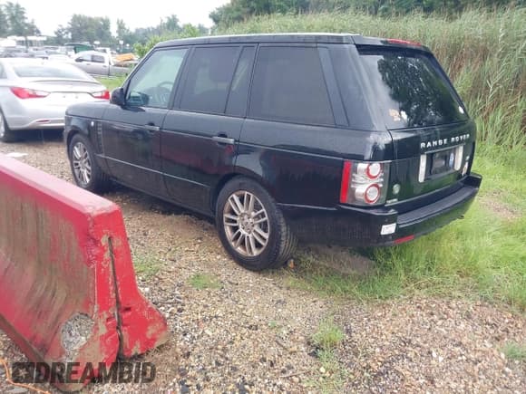 ✅ 2011 Land Rover Range Rover HSE • VIN: SALME1D47BA349104 • Lot: 42889429. Wystawiony na IAAI z przebiegiem 192 754 mil. Bezpłatny archiwum sprzedaży aukcyjnych z USA i szczegółowy raport historii pojazdu na DreamBid. Zdjęcie 3.