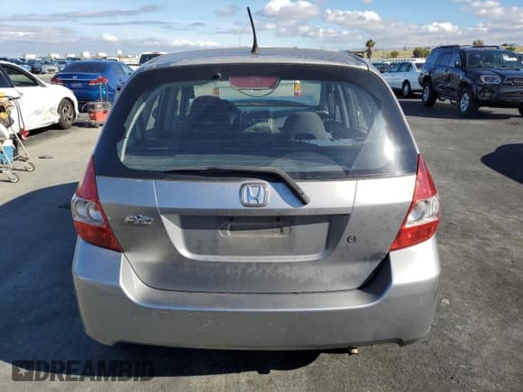 ✅ 2008 Honda Fit • VIN: JHMGD38498S068727 • Лот: 92140075. Опубликован ранее на Copart с пробегом 205 835 миль. Бесплатный доступ к архиву аукционных продаж из США и подробный отчёт об истории автомобиля на DreamBid. Изображение 6.