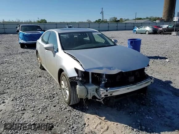 ✅ 2015 Lexus ES 300h • VIN: JTHBW1GG1F2098077 • Lot: 82495485. Wystawiony na Copart z przebiegiem 255 482 mil. Bezpłatny archiwum sprzedaży aukcyjnych z USA i szczegółowy raport historii pojazdu na DreamBid. Zdjęcie 13.