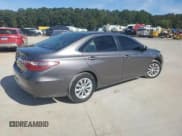 ✅ 2017 Toyota Camry Hybrid LE • VIN: 4T1BD1FK6HU202370 • Лот: 89898395. Опубликован ранее на Copart с пробегом 186 736 миль. Бесплатный доступ к архиву аукционных продаж из США и подробный отчёт об истории автомобиля на DreamBid. Изображение 3.