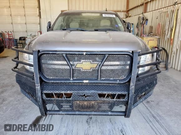 ✅ 2013 Chevrolet Silverado 2500HD LT • VIN: 1GC1KXCG5DF197024 • Lot: 92703725. Wystawiony na Copart z przebiegiem 230 196 mil. Bezpłatny archiwum sprzedaży aukcyjnych z USA i szczegółowy raport historii pojazdu na DreamBid. Zdjęcie 5.