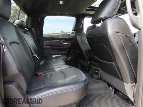 ✅ 2020 Ram 2500 Power Wagon • VIN: 3C6TR5EJ5LG163056 • Лот: 82146515. Опубликован ранее на Copart с пробегом 73 882 миль. Бесплатный доступ к архиву аукционных продаж из США и подробный отчёт об истории автомобиля на DreamBid. Изображение 6.